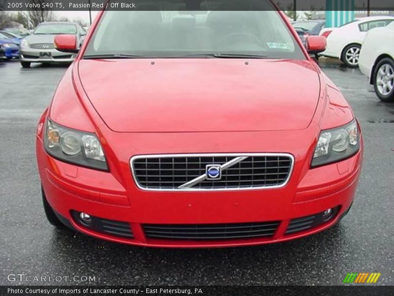 Passion Red / Off Black 2005 Volvo S40 T5