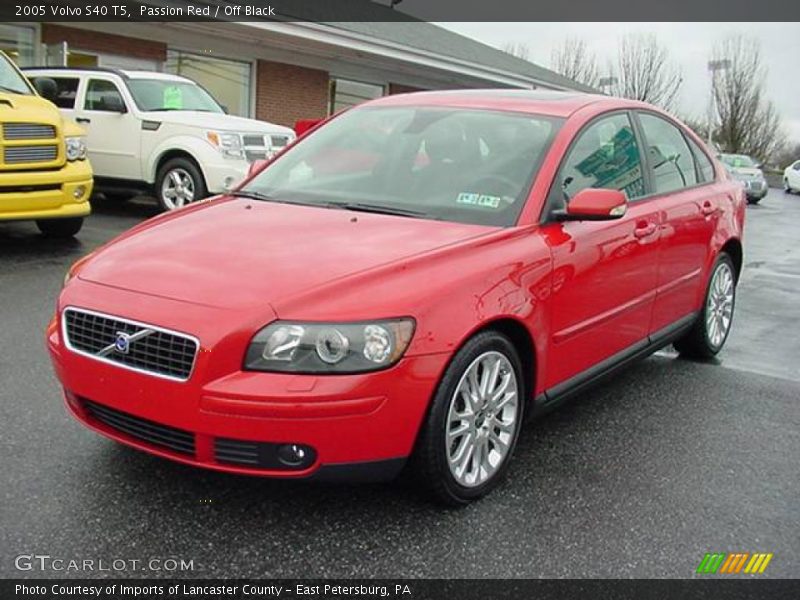 Passion Red / Off Black 2005 Volvo S40 T5