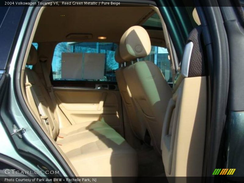 Reed Green Metallic / Pure Beige 2004 Volkswagen Touareg V6