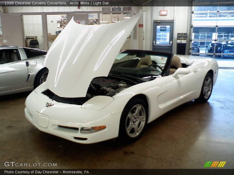 Arctic White / Light Oak 1998 Chevrolet Corvette Convertible