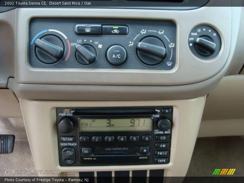 Desert Sand Mica / Oak 2002 Toyota Sienna CE
