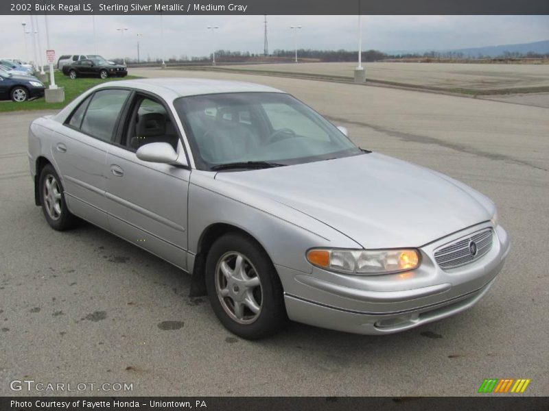 Sterling Silver Metallic / Medium Gray 2002 Buick Regal LS