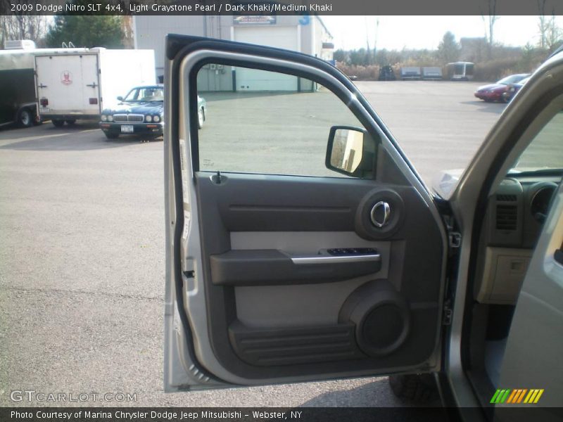 Light Graystone Pearl / Dark Khaki/Medium Khaki 2009 Dodge Nitro SLT 4x4