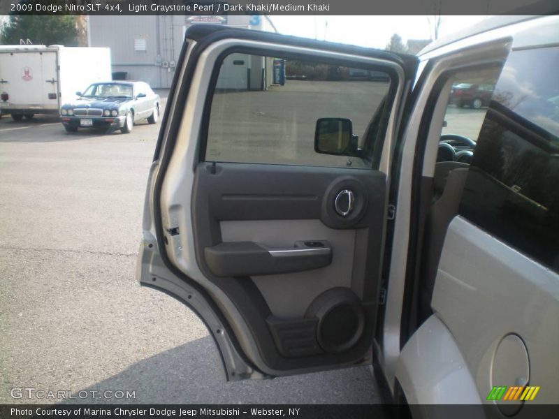 Light Graystone Pearl / Dark Khaki/Medium Khaki 2009 Dodge Nitro SLT 4x4