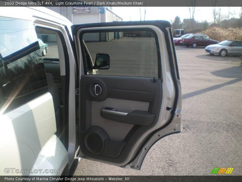 Light Graystone Pearl / Dark Khaki/Medium Khaki 2009 Dodge Nitro SLT 4x4