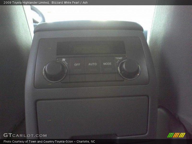 Blizzard White Pearl / Ash 2009 Toyota Highlander Limited