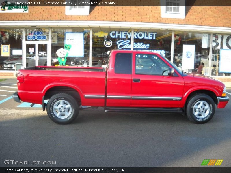 Victory Red / Graphite 2003 Chevrolet S10 LS Extended Cab 4x4