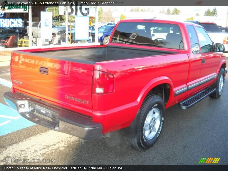 Victory Red / Graphite 2003 Chevrolet S10 LS Extended Cab 4x4