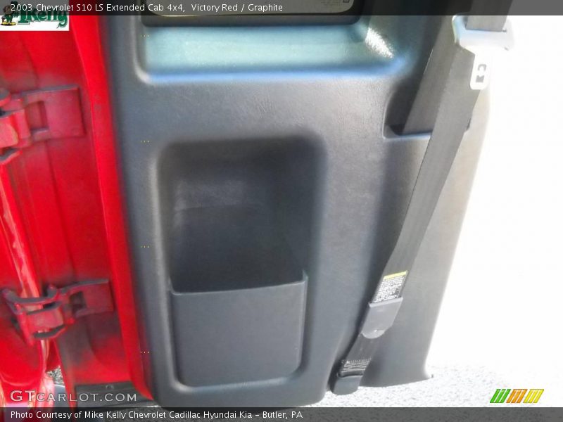 Victory Red / Graphite 2003 Chevrolet S10 LS Extended Cab 4x4