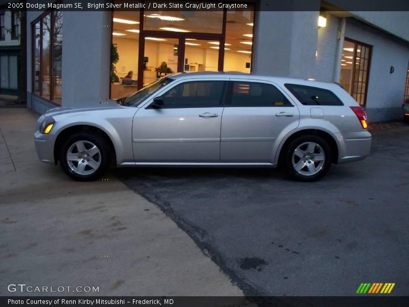 Bright Silver Metallic / Dark Slate Gray/Light Graystone 2005 Dodge Magnum SE
