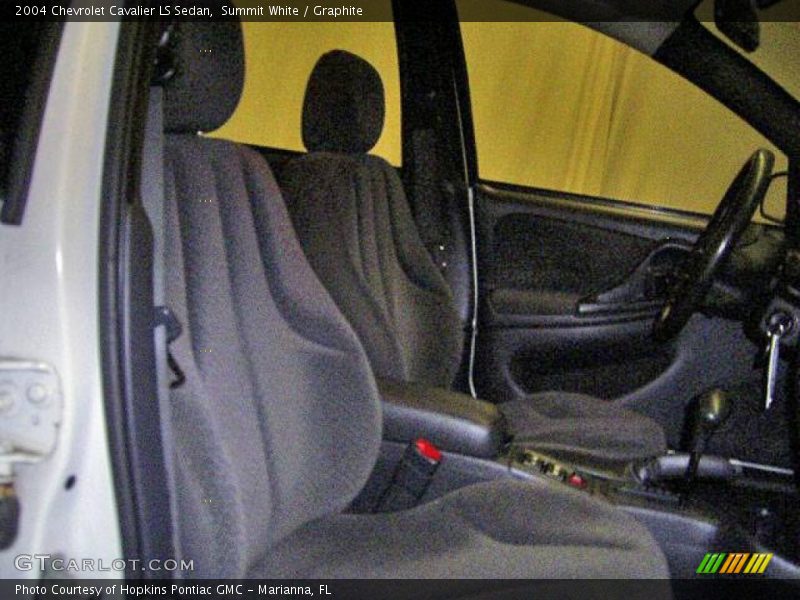 Summit White / Graphite 2004 Chevrolet Cavalier LS Sedan