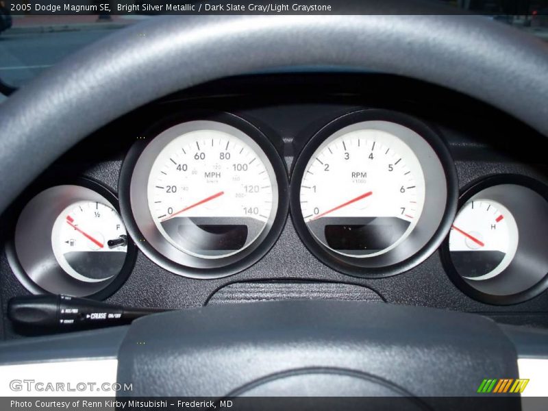 Bright Silver Metallic / Dark Slate Gray/Light Graystone 2005 Dodge Magnum SE