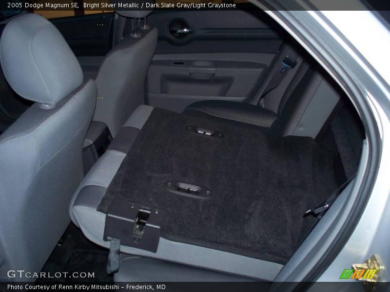 Bright Silver Metallic / Dark Slate Gray/Light Graystone 2005 Dodge Magnum SE