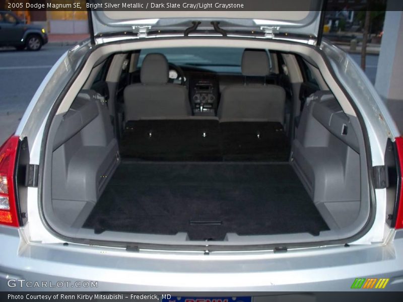 Bright Silver Metallic / Dark Slate Gray/Light Graystone 2005 Dodge Magnum SE
