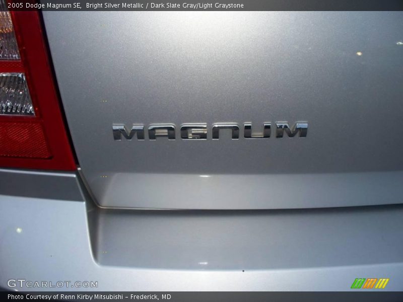 Bright Silver Metallic / Dark Slate Gray/Light Graystone 2005 Dodge Magnum SE