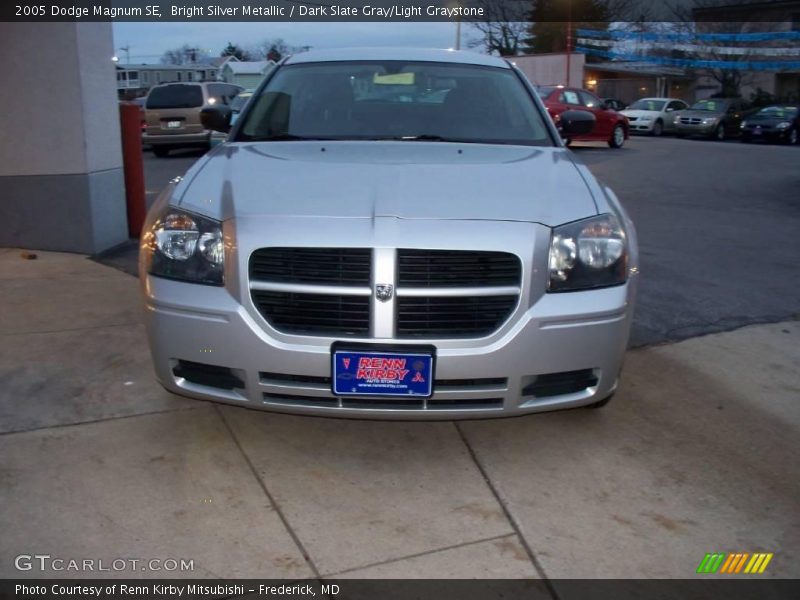Bright Silver Metallic / Dark Slate Gray/Light Graystone 2005 Dodge Magnum SE