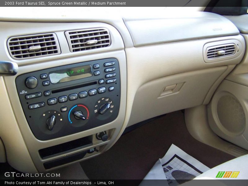 Spruce Green Metallic / Medium Parchment 2003 Ford Taurus SES