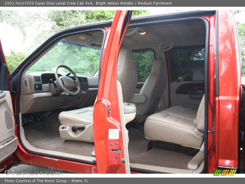 Bright Amber Metallic / Medium Parchment 2001 Ford F350 Super Duty Lariat Crew Cab 4x4