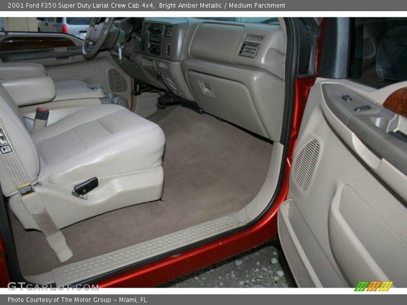 Bright Amber Metallic / Medium Parchment 2001 Ford F350 Super Duty Lariat Crew Cab 4x4