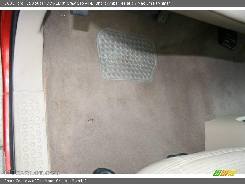 Bright Amber Metallic / Medium Parchment 2001 Ford F350 Super Duty Lariat Crew Cab 4x4
