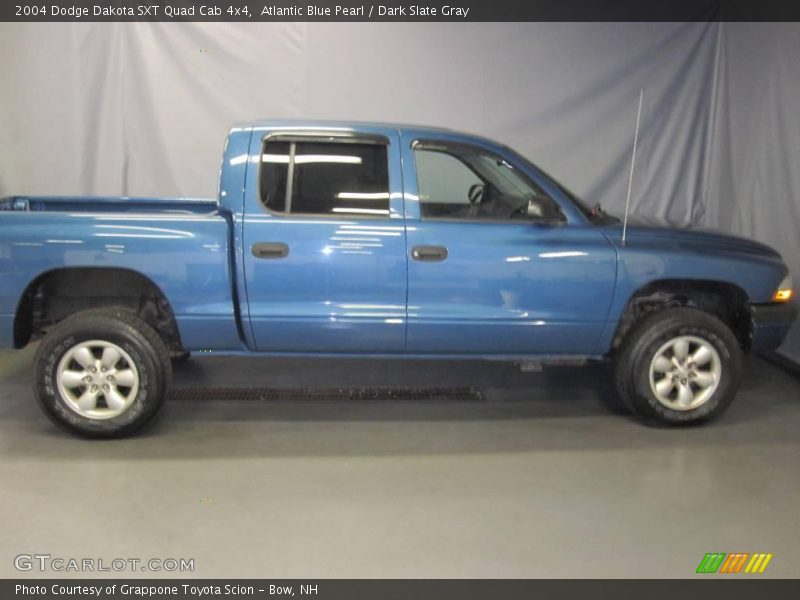 Atlantic Blue Pearl / Dark Slate Gray 2004 Dodge Dakota SXT Quad Cab 4x4