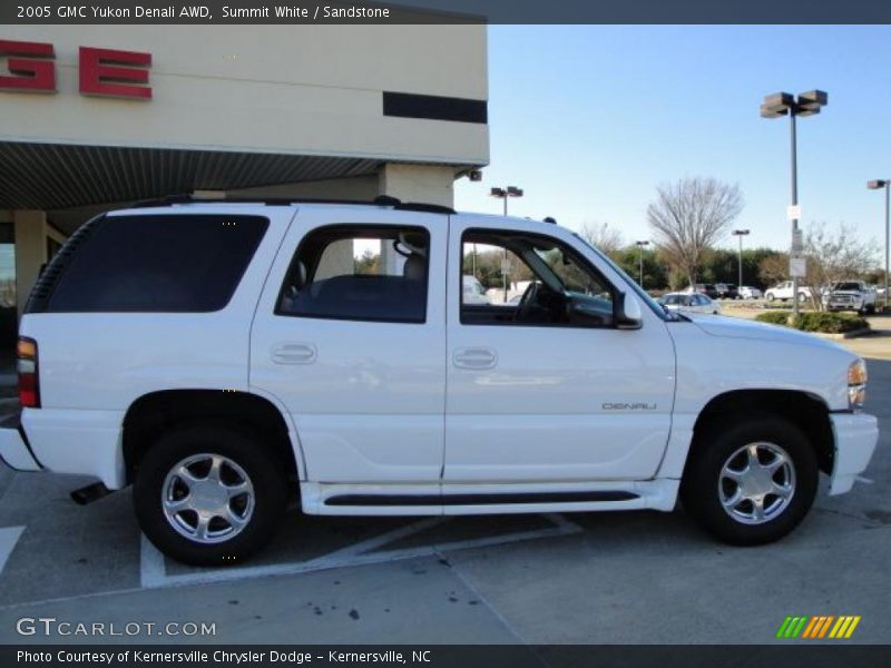 Summit White / Sandstone 2005 GMC Yukon Denali AWD