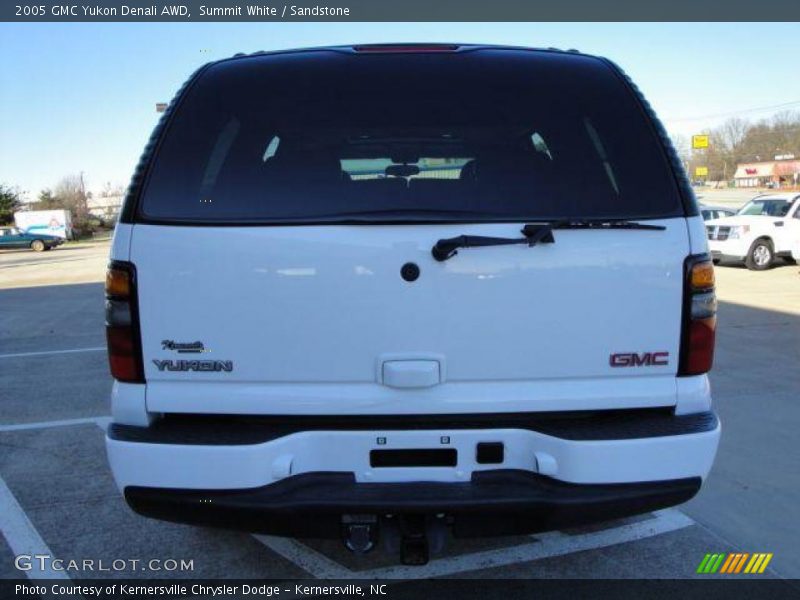 Summit White / Sandstone 2005 GMC Yukon Denali AWD