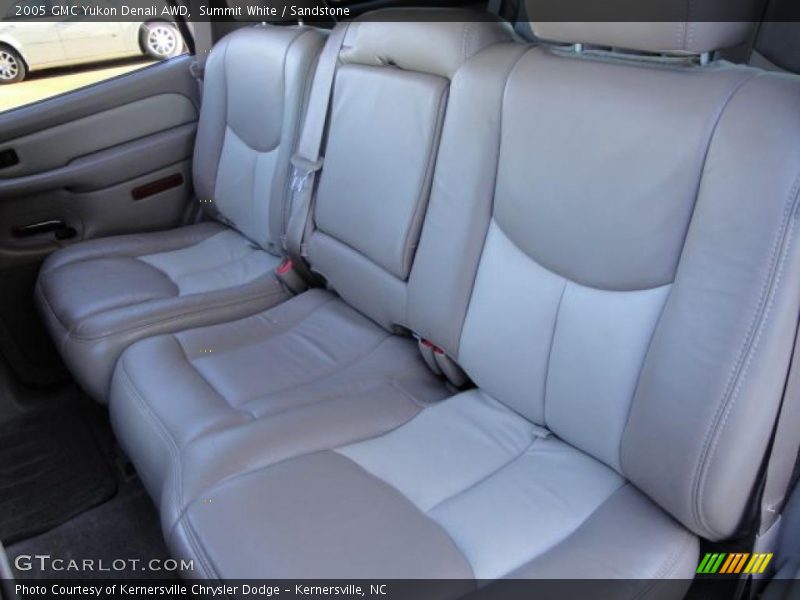 Summit White / Sandstone 2005 GMC Yukon Denali AWD