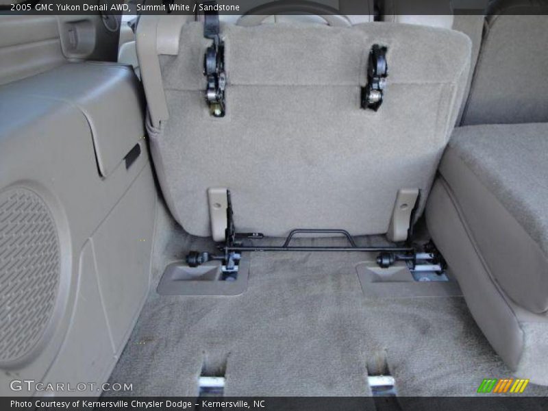 Summit White / Sandstone 2005 GMC Yukon Denali AWD
