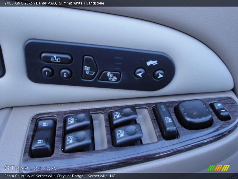 Summit White / Sandstone 2005 GMC Yukon Denali AWD