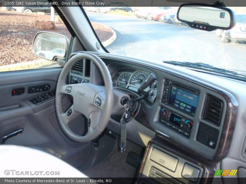 Onyx Black / Stone Gray 2005 GMC Yukon Denali AWD
