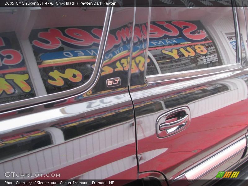 Onyx Black / Pewter/Dark Pewter 2005 GMC Yukon SLT 4x4