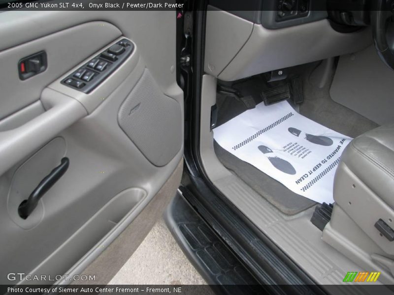 Onyx Black / Pewter/Dark Pewter 2005 GMC Yukon SLT 4x4