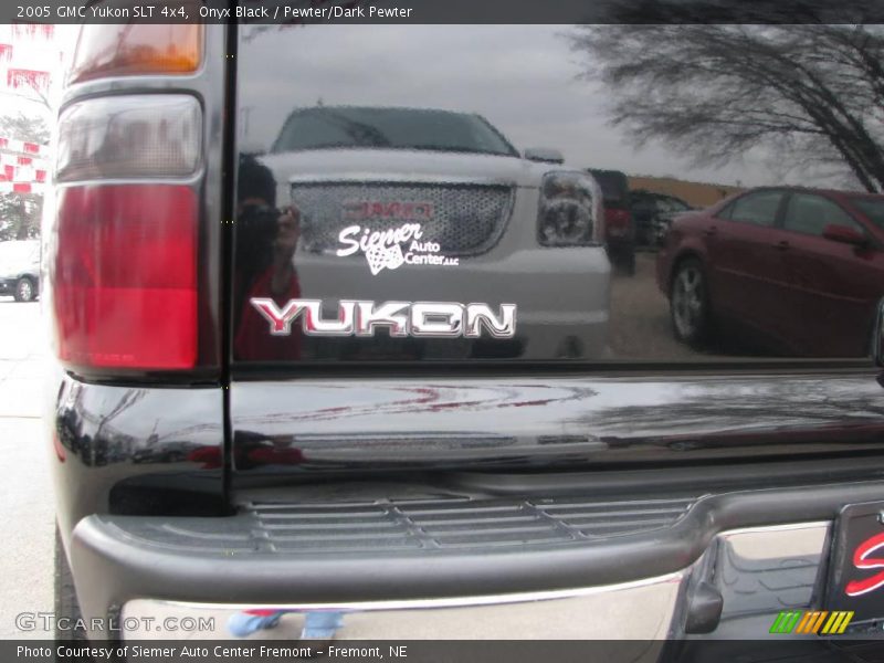 Onyx Black / Pewter/Dark Pewter 2005 GMC Yukon SLT 4x4