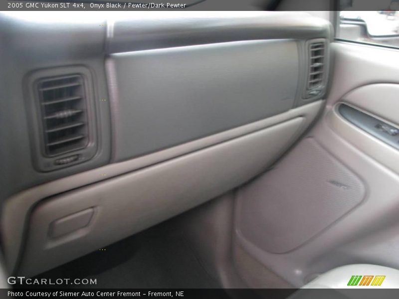 Onyx Black / Pewter/Dark Pewter 2005 GMC Yukon SLT 4x4