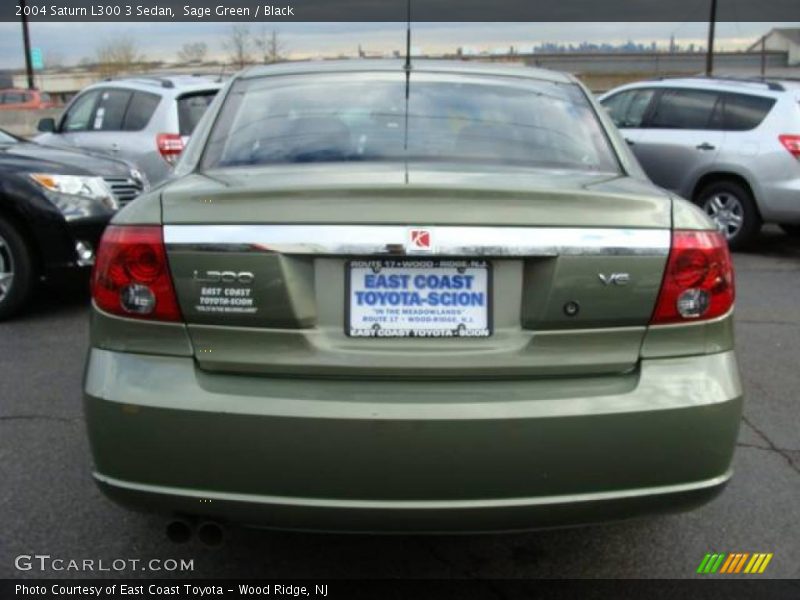 Sage Green / Black 2004 Saturn L300 3 Sedan