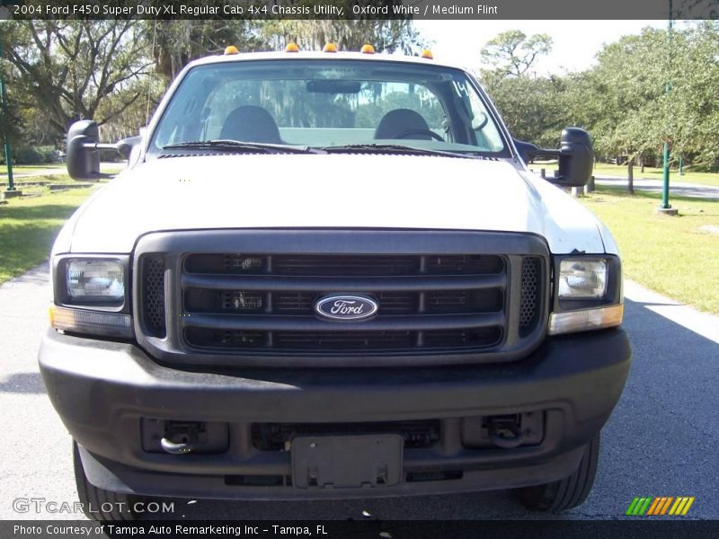 Oxford White / Medium Flint 2004 Ford F450 Super Duty XL Regular Cab 4x4 Chassis Utility