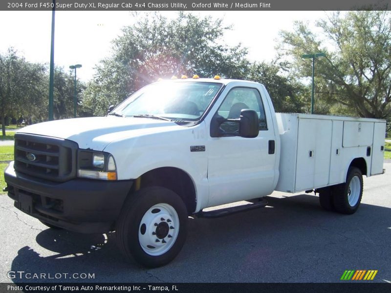 Oxford White / Medium Flint 2004 Ford F450 Super Duty XL Regular Cab 4x4 Chassis Utility