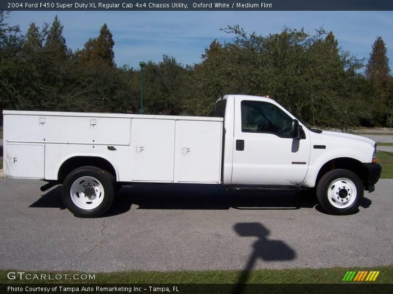 Oxford White / Medium Flint 2004 Ford F450 Super Duty XL Regular Cab 4x4 Chassis Utility