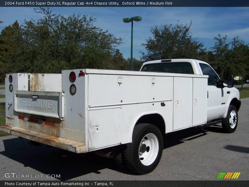 Oxford White / Medium Flint 2004 Ford F450 Super Duty XL Regular Cab 4x4 Chassis Utility