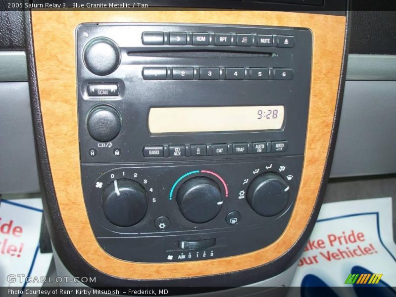 Blue Granite Metallic / Tan 2005 Saturn Relay 3