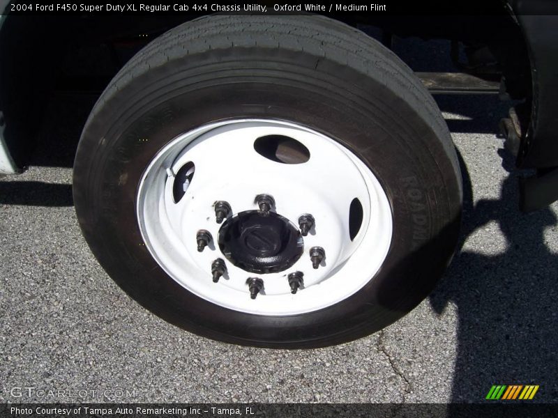 Oxford White / Medium Flint 2004 Ford F450 Super Duty XL Regular Cab 4x4 Chassis Utility