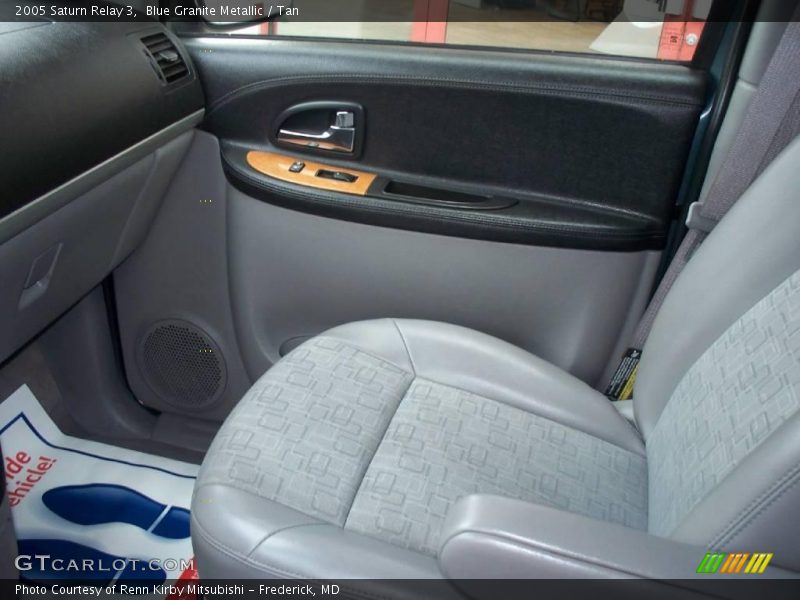Blue Granite Metallic / Tan 2005 Saturn Relay 3