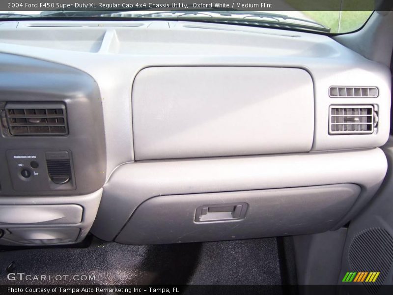Oxford White / Medium Flint 2004 Ford F450 Super Duty XL Regular Cab 4x4 Chassis Utility