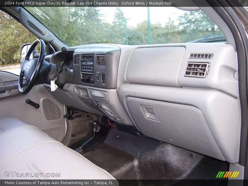 Oxford White / Medium Flint 2004 Ford F450 Super Duty XL Regular Cab 4x4 Chassis Utility