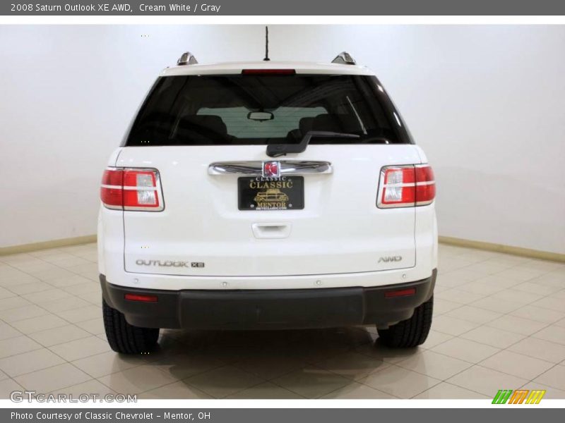 Cream White / Gray 2008 Saturn Outlook XE AWD