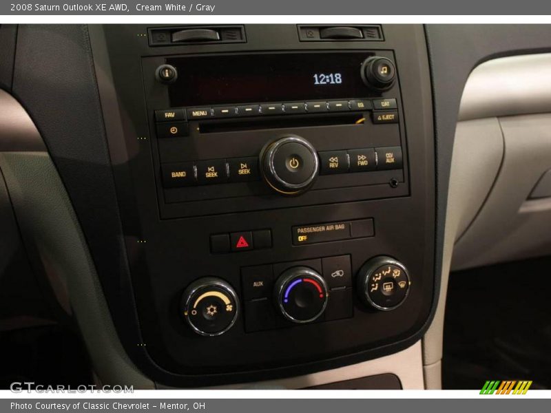 Cream White / Gray 2008 Saturn Outlook XE AWD