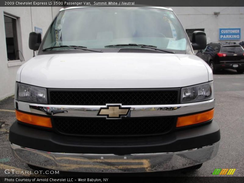 Summit White / Neutral 2009 Chevrolet Express LS 3500 Passenger Van