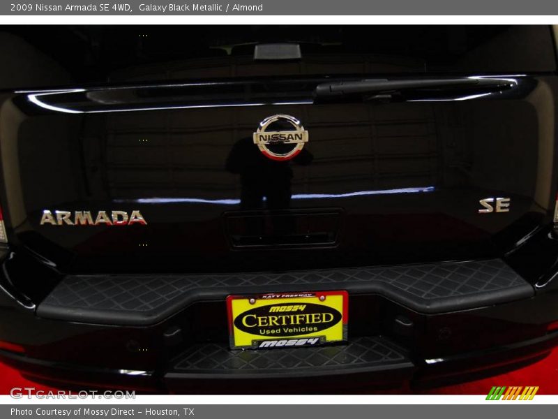 Galaxy Black Metallic / Almond 2009 Nissan Armada SE 4WD