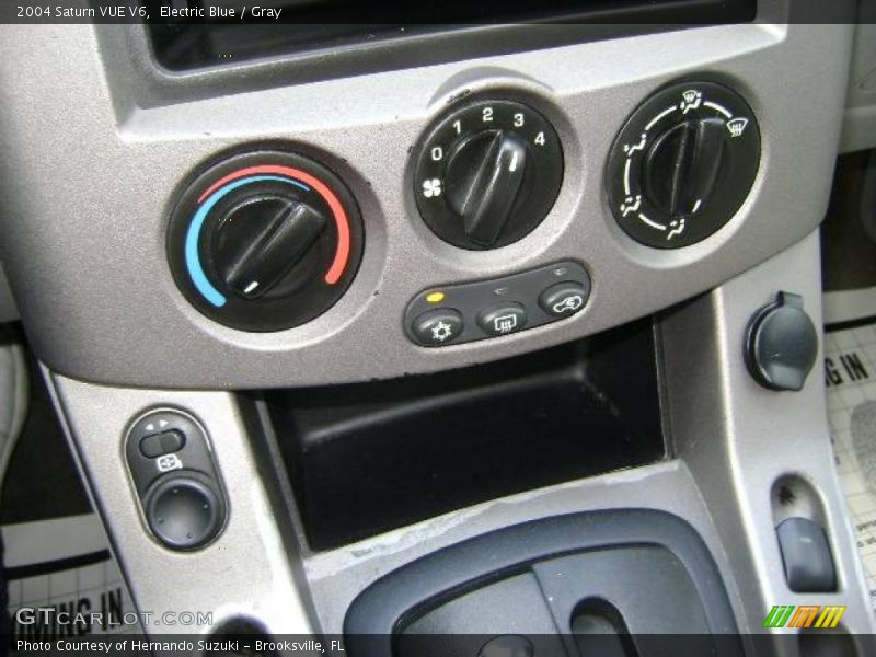 Electric Blue / Gray 2004 Saturn VUE V6